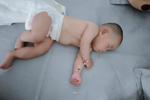 简阳没满月的宝宝